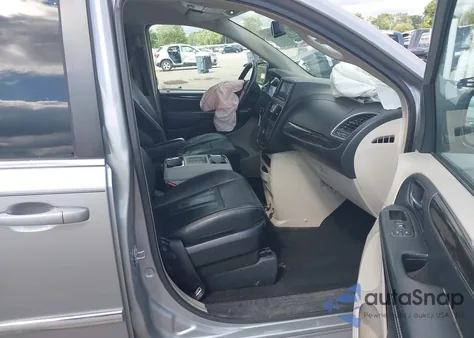 2016 Chrysler Town & Country Touring из США, поврежденный, VIN 2C4RC1BG0GR294787